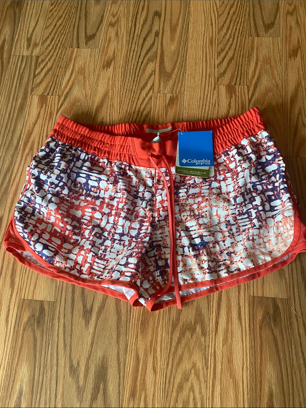 Columbia Women's Coral & White Patterned Board Shorts NWT Medium Viva Bonita